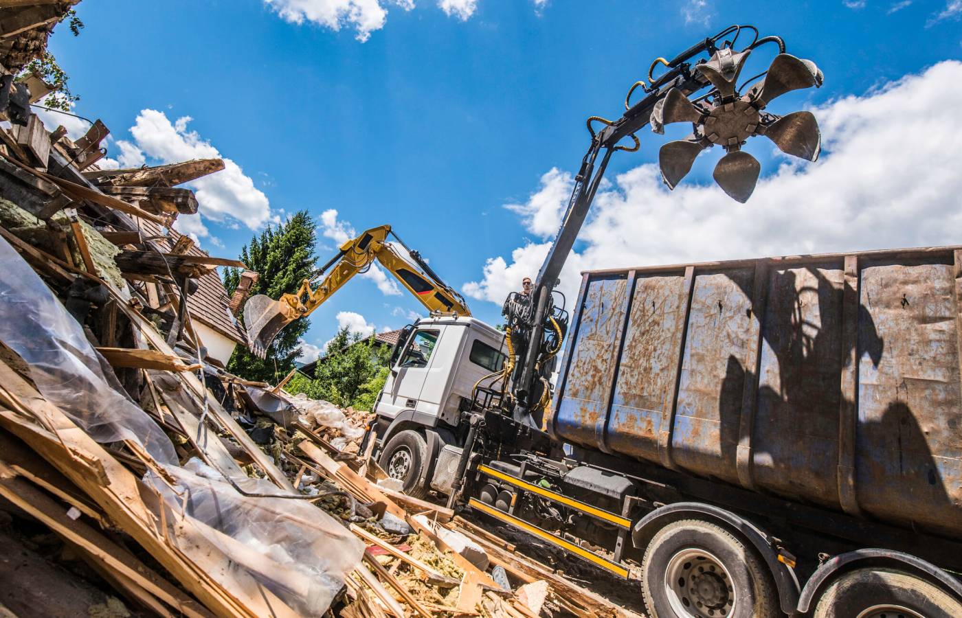 Einsatz modernster Technologien und Materialien im Bereich Entkernung und Abriss